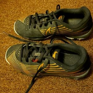 NIKE Boys baseball cleets
